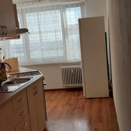 3izbovy Byt S Vybornou Obcianskou Vybavenostou Apartment